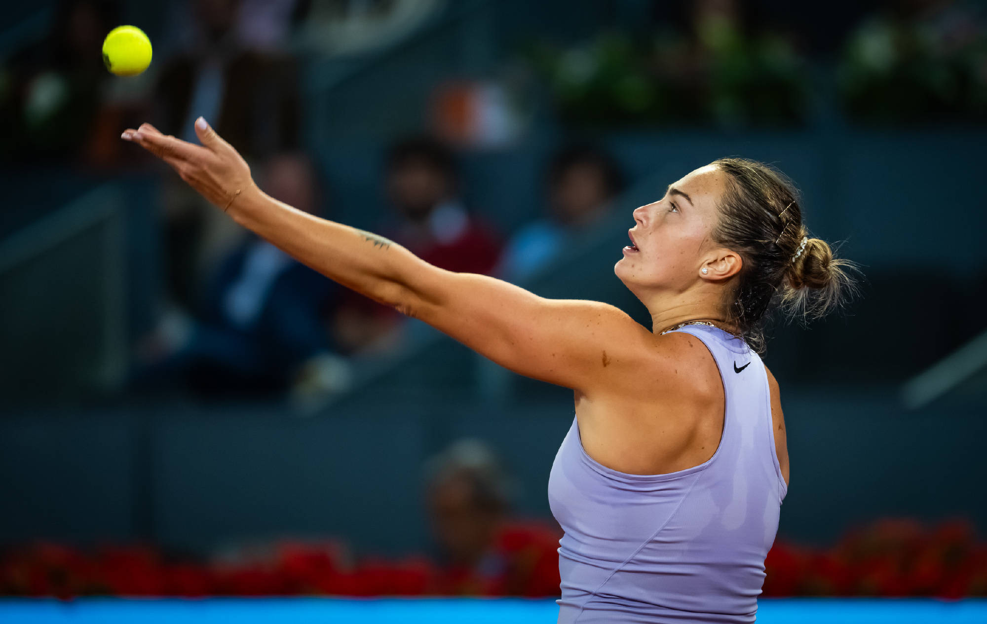 爱游戏体育赛事投注 科维托娃在加拿大队比赛中爆冷，出色发挥引发热议！全场沸腾不已