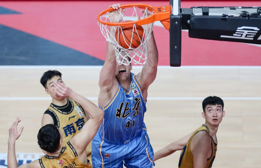 爱游戏体育APP下载北京首钢发布备战花絮，赛前复出首秀，欧超杯任务艰巨，年轻球员获得机会的简单介绍