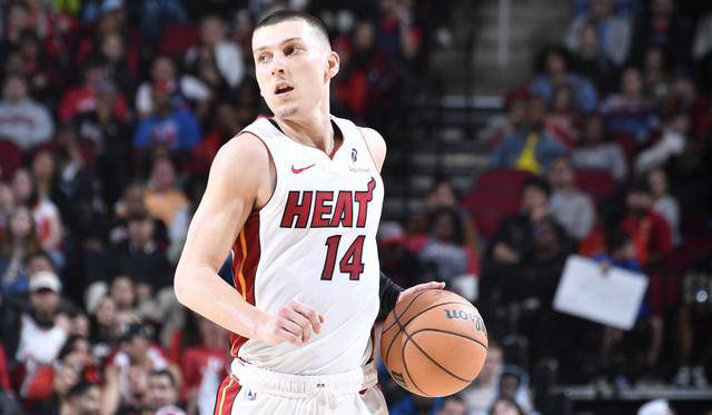 爱游戏体育APP下载新疆广汇赛前内部沟通密尔沃基雄鹿队长鼓劲备战意大利杯，现场解说直呼：迈阿密热火今晨豪取连胜的简单介绍